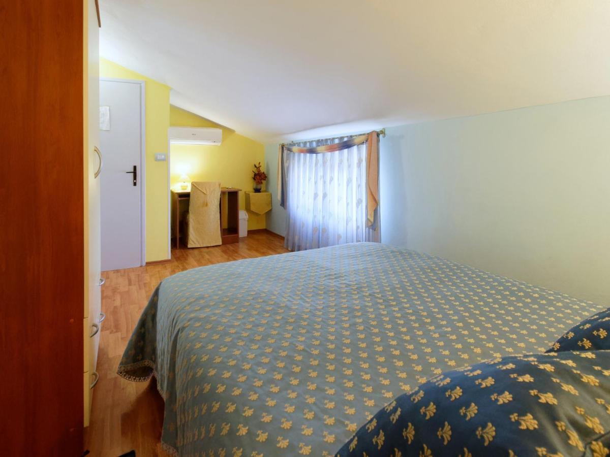 Holiday Home Nevena By Rent Istria Buje Exteriör bild