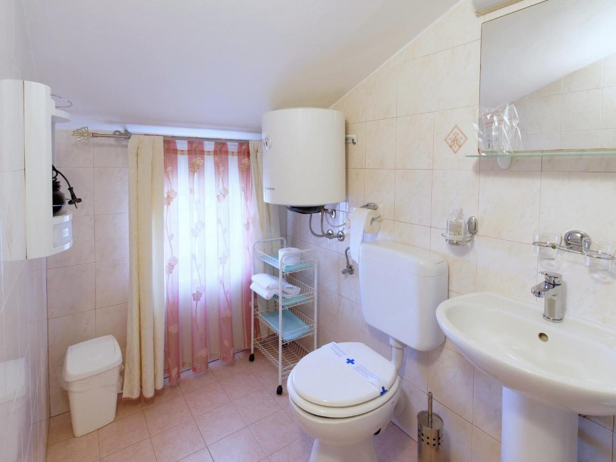 Holiday Home Nevena By Rent Istria Buje Exteriör bild