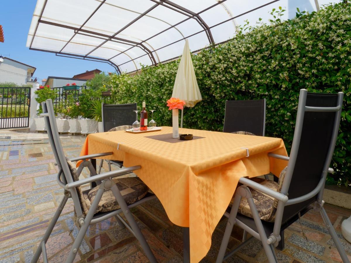 Holiday Home Nevena By Rent Istria Buje Exteriör bild