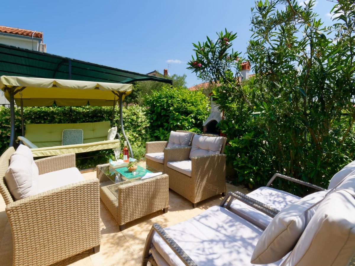 Holiday Home Nevena By Rent Istria Buje Exteriör bild